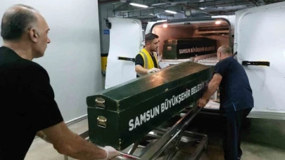 Karısını bıçaklayıp, aynı bıçakla intihar etti