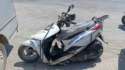 Motosikletle kamyonete çarpan 14 yaşındaki çocuk ağır yaralandı