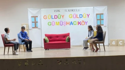 Öğrencilerden “Güldüy Güldüy” adlı Tiyatro Gösterisi
