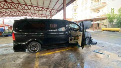 Park halindeki VIP araç yanarak kullanılamaz hale geldi