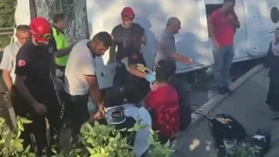 Servis aracı kaza yaptı: 1 ölü, 7 yaralı