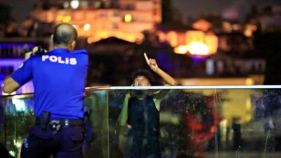 Seyir terasında intihara teşebbüs eden genci müzakereci polis memuru vazgeçirdi