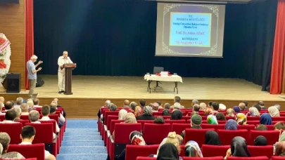 Suluova'da "Hz. Peygamber ve Aile" Konferansı Düzenlendi