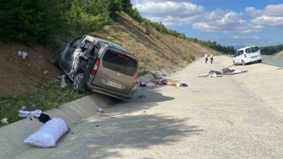 Takla atan hafif ticari araç 30 metre sürüklendi: 3'ü çocuk 5 yaralı