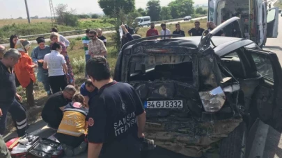 Tır ile otomobil çarpıştı: 1''i ağır 3 yaralı