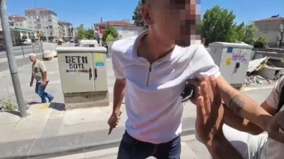 Trafikte tartıştığı motosikletliye bıçak çekti: 'Seni ikiye bölerim'