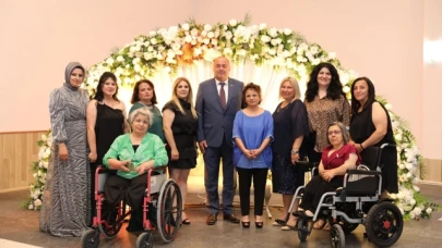 Usta öğretici ve kursiyerlerden dayanışma gecesi