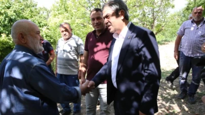 Uzun, kiraz hasadı yapan çiftçileri ziyaret etti