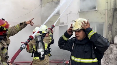 3 katlı bina alev alev yandı