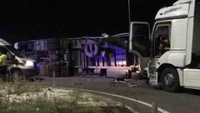 Amasya'da tırlar çapıştı