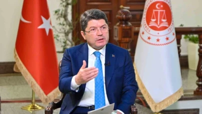 Bakan Tunç: "Türkiye Yüzyılı'nın ilk Yargı Reformu Strateji Belgesi'ni vatandaşlarımızın görüş ve önerisine açtık"