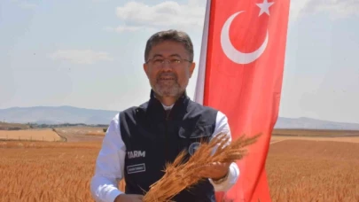 Bakan Yumaklı, yerli buğday tohumlarının hasadına katıldı