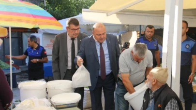Belediye Başkan Yardımcılarından Pazar ziyareti