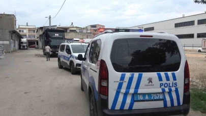 Boşanma davası sonrası eski eşini bacağından vurdu