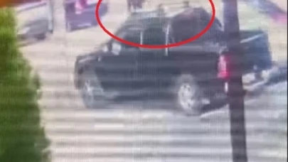 Cinayet anı saniye saniye kamerada... Alacak verecek meselesi kanlı bitti
