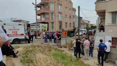 Cinnet getiren baba, eşini ve çocuğunu pompalı tüfekle öldürdü, intihar etti