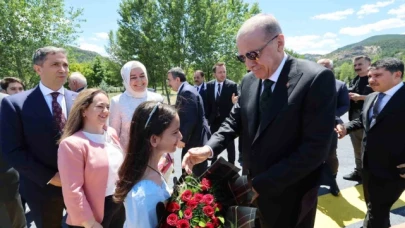 Cumhurbaşkanı Erdoğan: "Toplumda yabancı düşmanlığını ve sığınmacı nefretini körükleyerek hiçbir yere varılamaz"