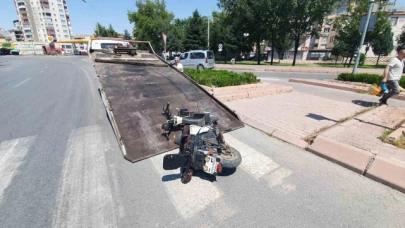 Elektrikli motosikletin çarptığı kadın ağır yaralandı