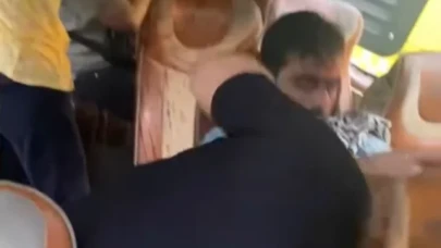 Park halindeki araçlara çarptı: 1'i ağır 3 yaralı