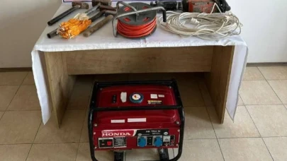 Kaçak kazı yapan 3 şahsa jandarmadan operasyon