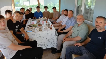 Kaya, Gençlerle Sohbet Etti