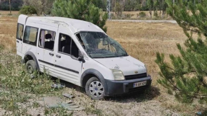 Kontrolden çıkan araç tarlaya uçtu: 2'si çocuk 7 yaralı