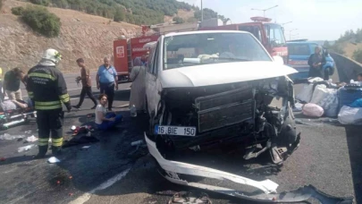 Lastiği patlayan minibüs kaza yaptı: 1 ölü, 8 yaralı