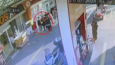 'Niye çöp atıyorsun?' dedi, 15 kişiden dayak yedi