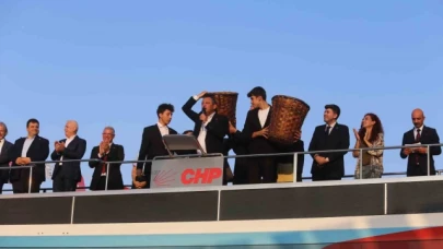Özgür Ozel: "Küfeyi benim sırtıma ver. Ben taşırım"