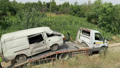 Şarampole devrilen minibüste üçü çocuk 5 kişi yaralandı.