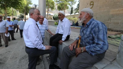 Vali Doruk, Cuma Namazı Sonrası Vatandaşlarla Buluştu