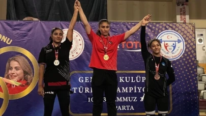 Zehra Nur yine madalya ile döndü