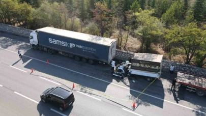 3 kişinin öldüğü feci kaza havadan görüntülendi
