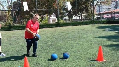 65 yaşında spor parkurunda gençlere taş çıkarttı
