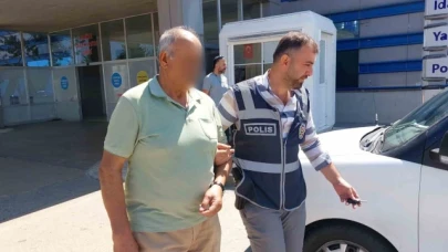 71 yaşındaki şahıs balkondaki eşine baktığı için hastane otoparkında bir kişiyi bıçakladı