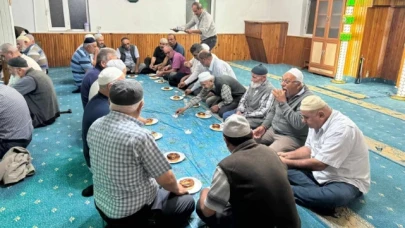 Başkan Uzun, Sabah Namazında Hemşehrileriyle Buluştu