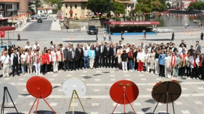 CHP İl Başkanlığı, Atatürk Anıtına çelenk sundu