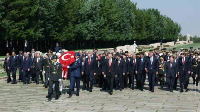 Cumhurbaşkanı Erdoğan, 30 Ağustos dolayısıyla Anıtkabir'i ziyaret etti