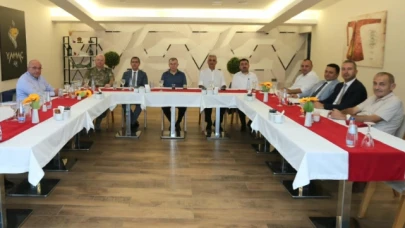Vali Doruk, veda yemeğine katıldı