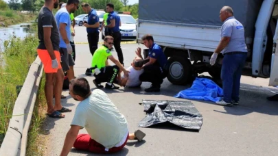 Feci kaza, kamyonetin altında kalan motosiklet sürücüsü hayatını kaybetti