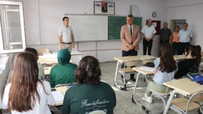 Katipoğlu, öğretmen ve öğrencilerle bir araya geldi