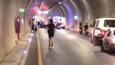 Kontrolden çıkarak savrulan motosiklet 2 genci hayattan kopardı