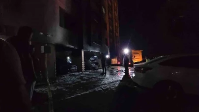Küle dönen otomobilde kundaklama şüphesi: 3 araç hasar gördü