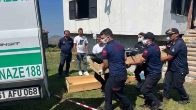 Kundaklanan yayla evindeki 3 cenaze otopsi için Adli Tıp Kurumu'na gönderildi