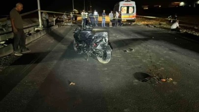 Motosiklet devrildi: 1 ölü