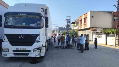 Motosiklet tırla çarpıştı: 1 ölü