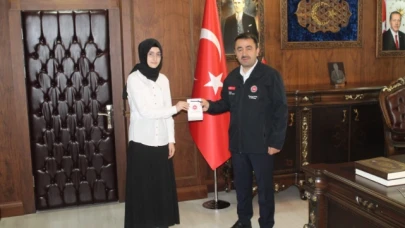 Müftü Ayvaz, YKS İl Birincisi Göktaş’ı Tebrik Etti