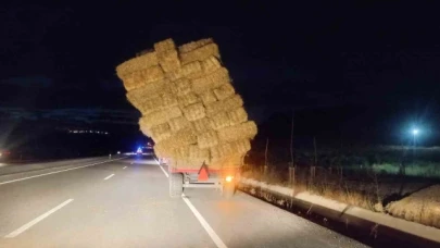 Otomobil saman yüklü traktör ila çarpıştı: 1 yaralı