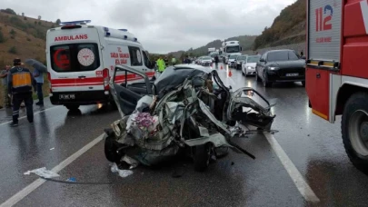 Feci Kaza: 3 ölü, 2 si ağır 10 yaralı