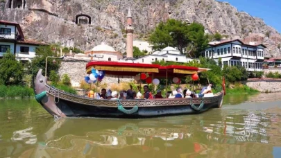 Saltanat kayıkları sünnet konvoyu oldu